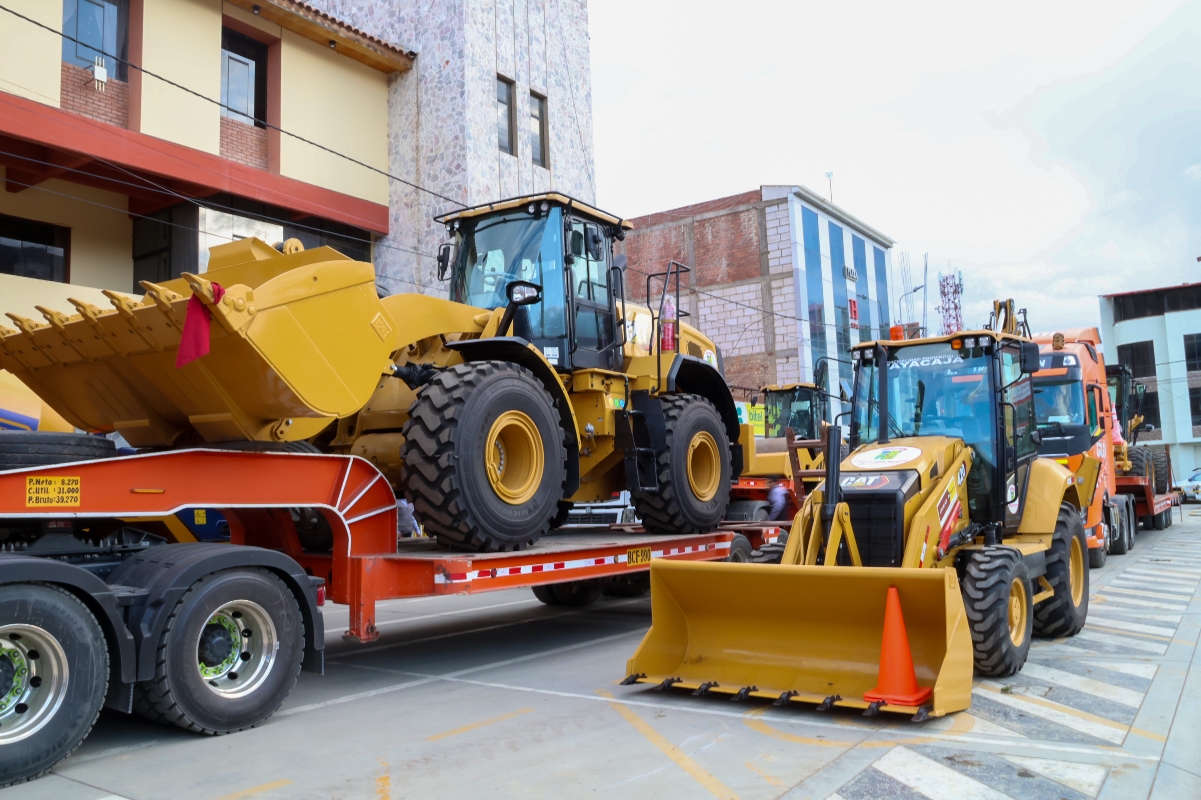 Cerro del Águila Hydropower Plant donates two ambulances to Huancavelica