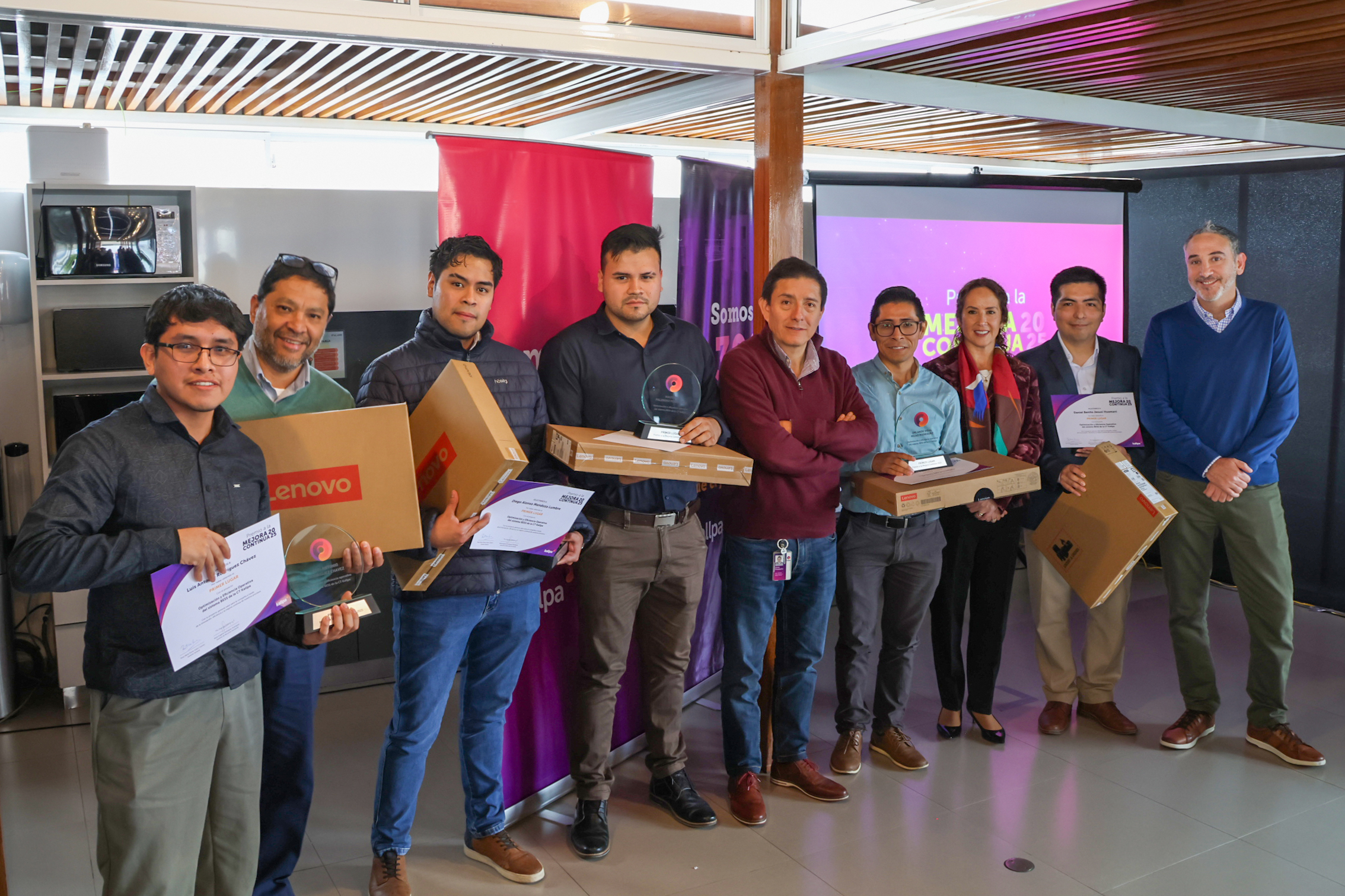 Cerro del Águila Hydropower Plant donates two ambulances to Huancavelica