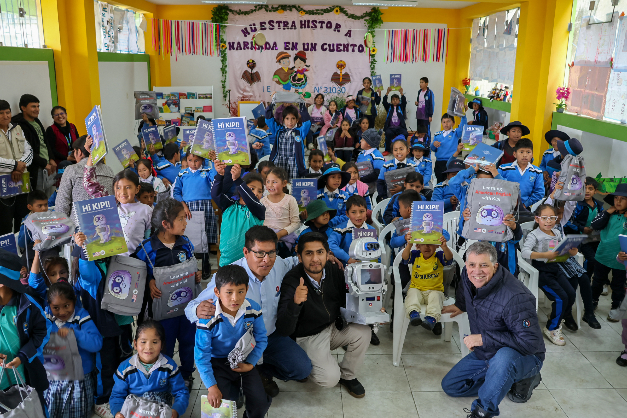 Kallpa Generación y la Embajada de los Estados Unidos ponen en marcha el proyecto “Aprendiendo inglés con Kipi” en Tayacaja