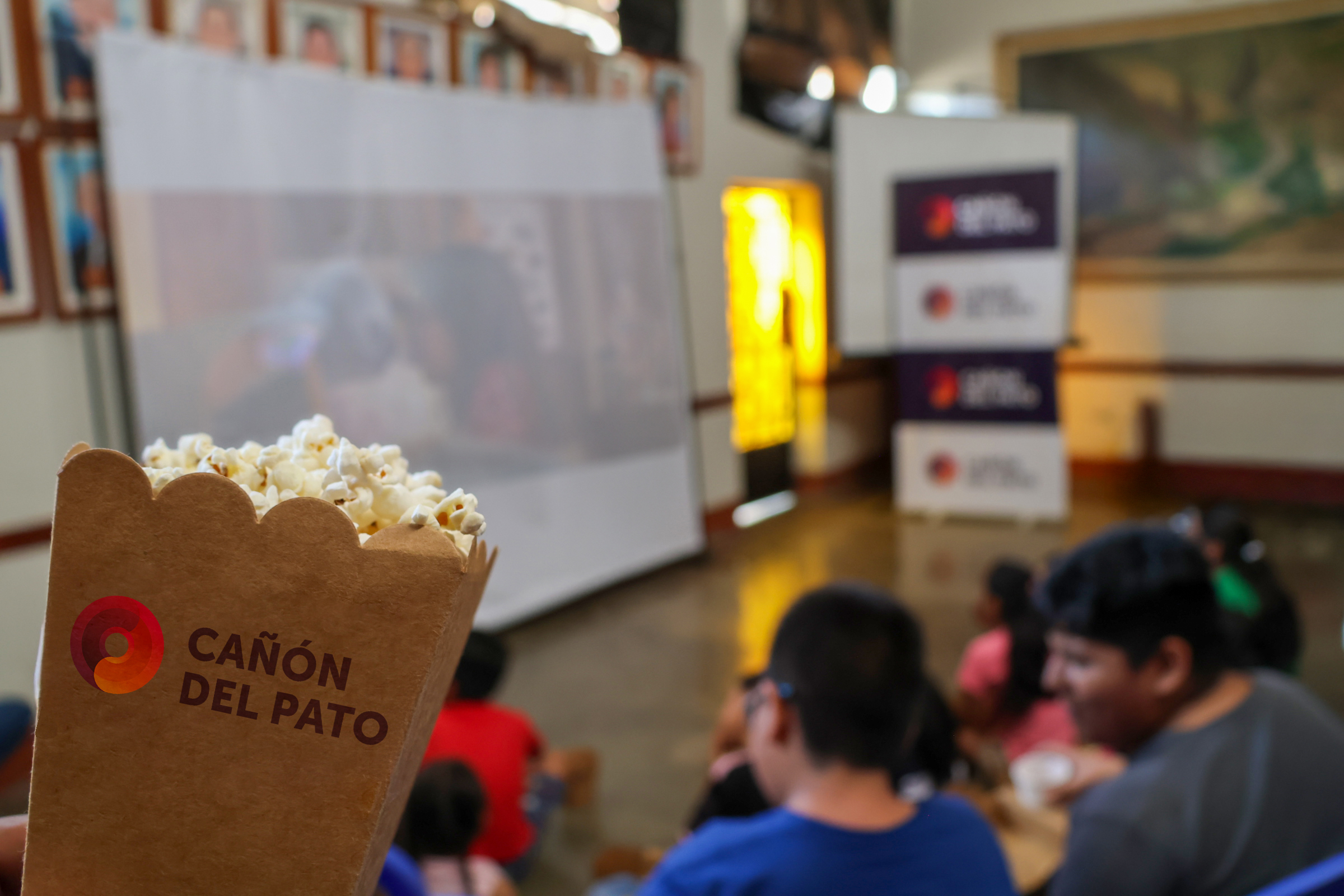 Central Hidroeléctrica Cañón del Pato acerca el cine comunitario a las familias de Huallanca